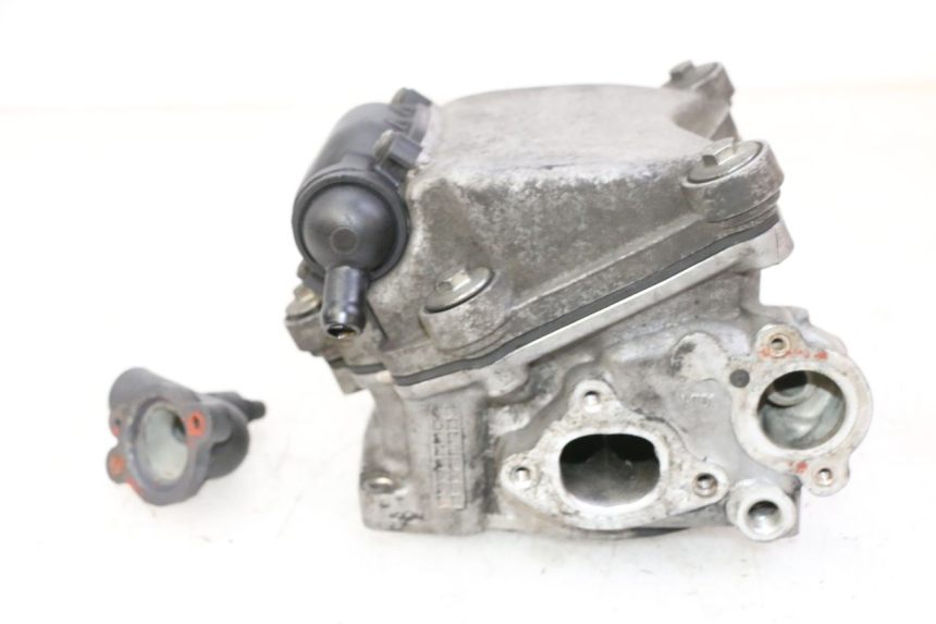 photo de CYLINDER HEAD PIAGGIO MP3 RL 250 (2006 - 2010) - Alternative perspective