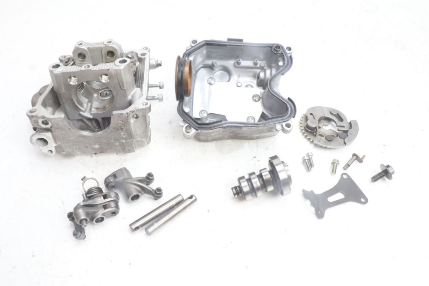 photo de CYLINDER HEAD YAMAHA N-MAX NMAX 125 (2021 - 2024) - Component zoom