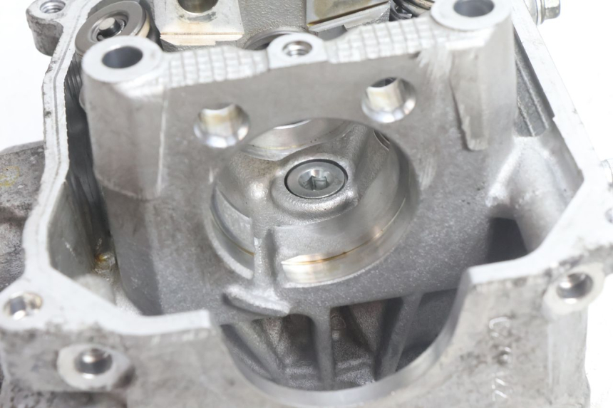 photo de CYLINDER HEAD YAMAHA N-MAX NMAX 125 (2021 - 2024) - Detailed visual inspection