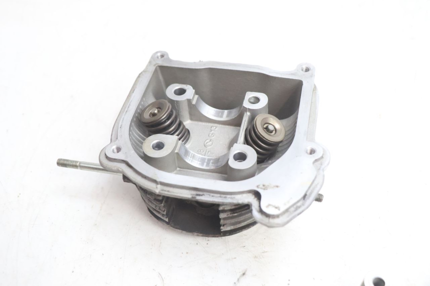 photo de CYLINDER HEAD KYMCO LIKE 4T 50 (2019 - 2025) - Technical close-up