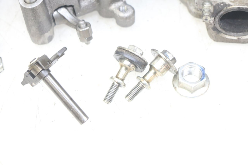 photo de CYLINDER HEAD HONDA NHX LEAD 110 (2008 - 2010) - Focus on structure