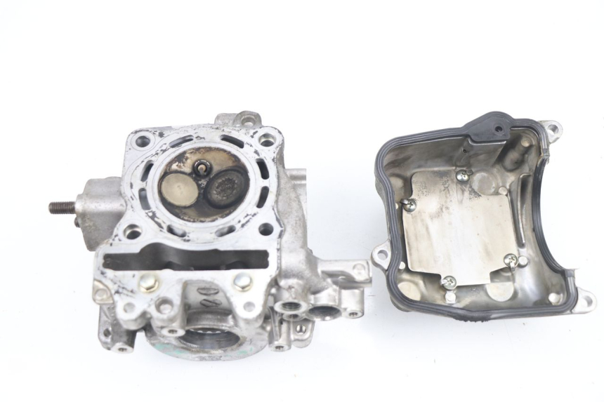 photo de CYLINDER HEAD HONDA PCX (JF28) 125 (2009 - 2011) - Alternative perspective
