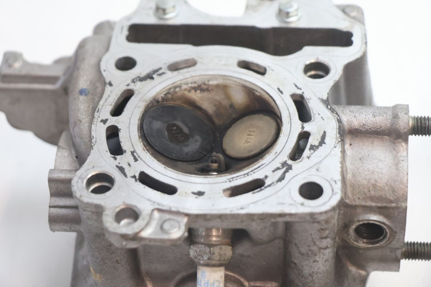 photo de CYLINDER HEAD HONDA PCX (JF28) 125 (2009 - 2011) - Fixing points details