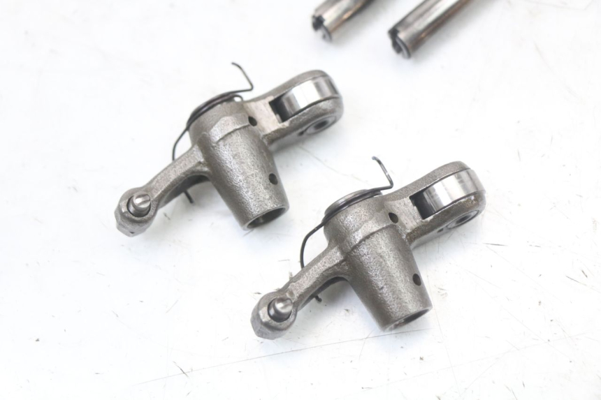 photo de CYLINDER HEAD PEUGEOT BELVILLE 125 (2017 - 2021) - High-resolution close-up