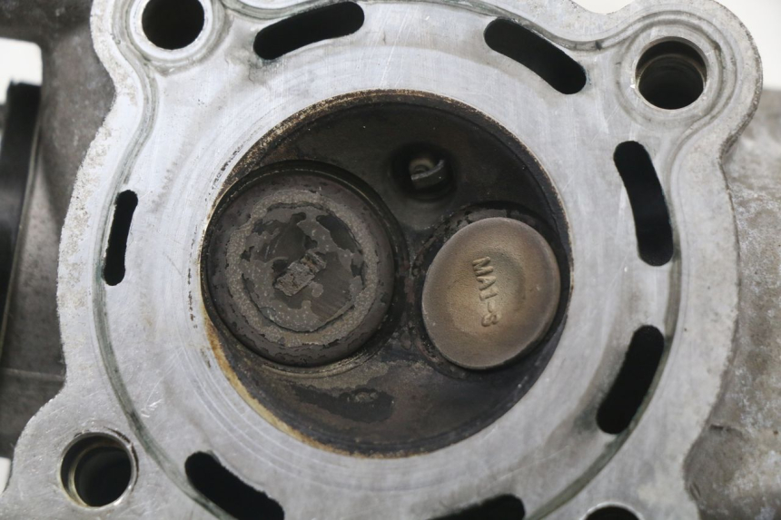 photo de CYLINDER HEAD PEUGEOT BELVILLE 125 (2017 - 2021) - Alternative perspective