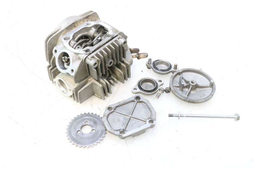 photo de CYLINDER HEAD APOLLO RFZ 125 - High-resolution close-up