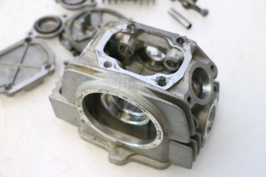 photo de CYLINDER HEAD APOLLO RFZ 125 - Focus on structure