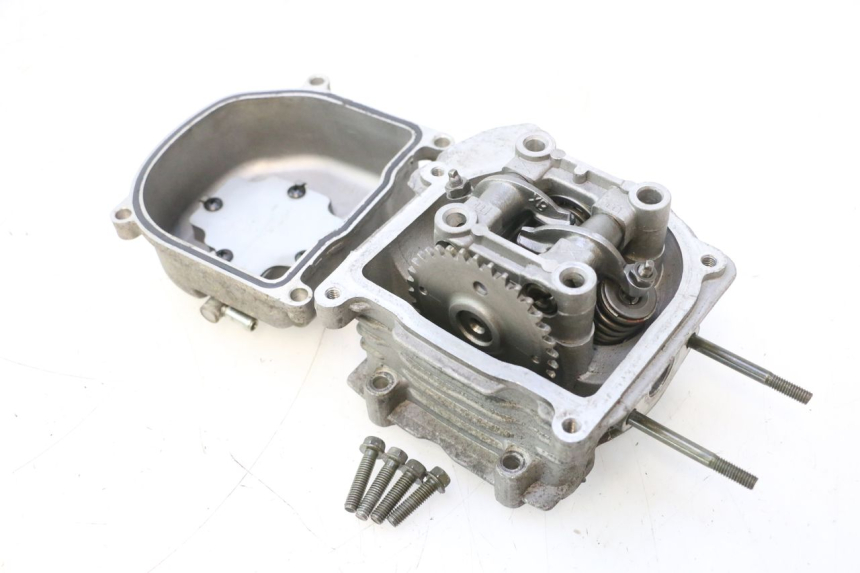 photo de CYLINDER HEAD JM MOTORS SANTANA 50 (2014 - 2023) - Surface and material condition