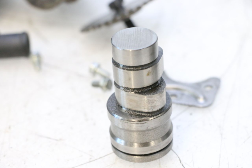 photo de CYLINDER HEAD PEUGEOT SATELIS COMPRESSOR K15 125 (2006 - 2009) - Focus on structure