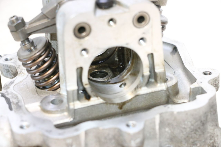 photo de CYLINDER HEAD PEUGEOT SATELIS COMPRESSOR K15 125 (2006 - 2009) - Main view