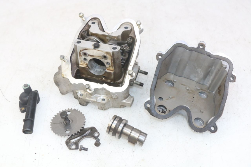 photo de CYLINDER HEAD PEUGEOT SATELIS 125 (2010 - 2012) - Component zoom