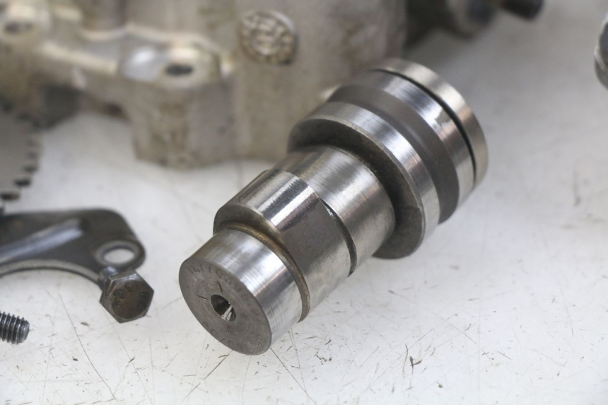 photo de CYLINDER HEAD PEUGEOT SATELIS 125 (2010 - 2012) - High-resolution close-up