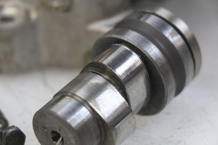 photo de CYLINDER HEAD PEUGEOT SATELIS 125 (2010 - 2012) - Detailed visual inspection