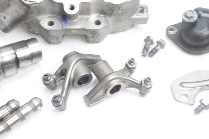 photo de CYLINDER HEAD PEUGEOT SATELIS 125 (2006 - 2009) - Distinctive features