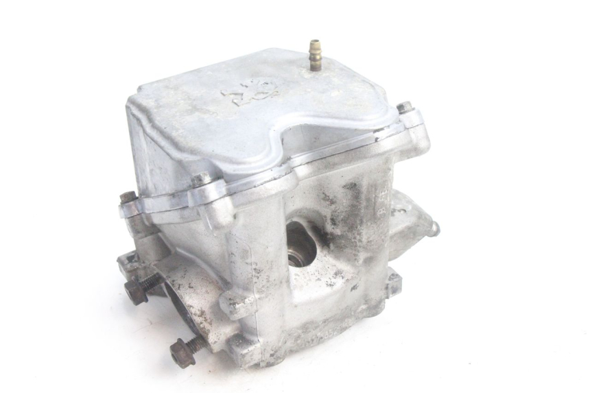 photo de CYLINDER HEAD PEUGEOT SATELIS 125 (2006 - 2009) - Detailed visual inspection