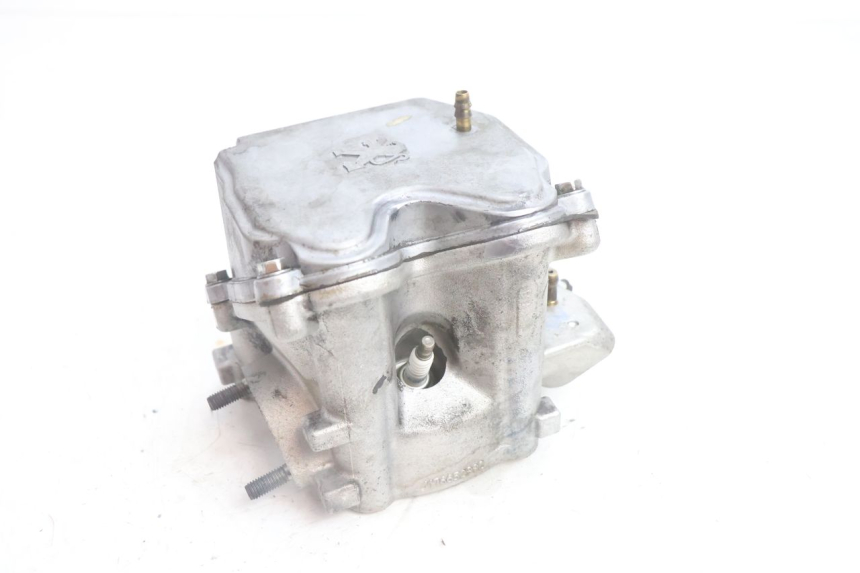 photo de CYLINDER HEAD PEUGEOT SATELIS 125 (2006 - 2009) - Technical close-up
