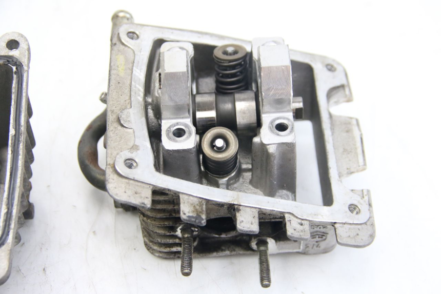 photo de CYLINDER HEAD APRILIA SCARABEO 4T 50 (2009 - 2017) - Surface and material condition