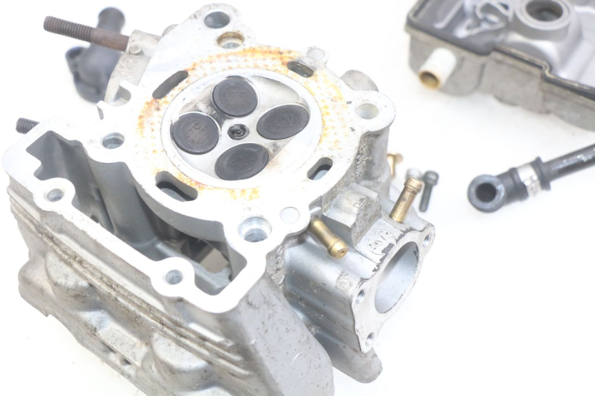 photo de CYLINDER HEAD APRILIA SCARABEO LIGHT 125 (2007 - 2011) - Distinctive features