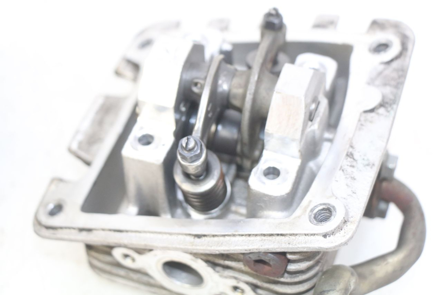 photo de CYLINDER HEAD APRILIA SCARABEO 100 (2003 - 2012) - Distinctive features