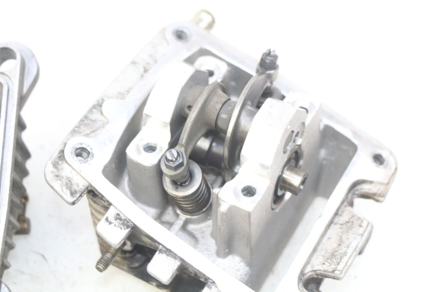 photo de CYLINDER HEAD APRILIA SCARABEO 100 (2003 - 2012) - High-resolution close-up