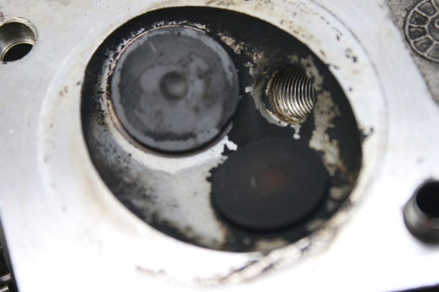 photo de CYLINDER HEAD APRILIA SCARABEO 100 (2003 - 2012) - Distinctive features