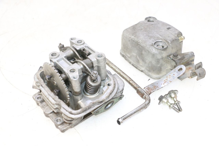 photo de CYLINDER HEAD HONDA SCV LEAD 100 (2003 - 2007) - Component zoom