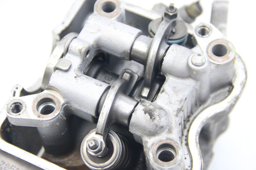 photo de CYLINDER HEAD SUZUKI SIXTEEN 125 (2008 - 2010) - Supplementary product photo