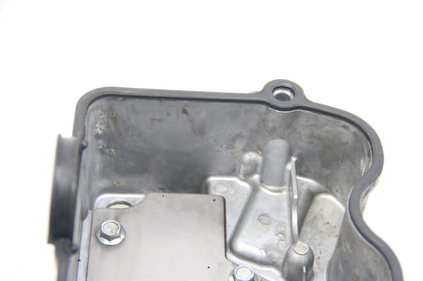 photo de CYLINDER HEAD SUZUKI SIXTEEN 125 (2008 - 2010) - Spare part profile view