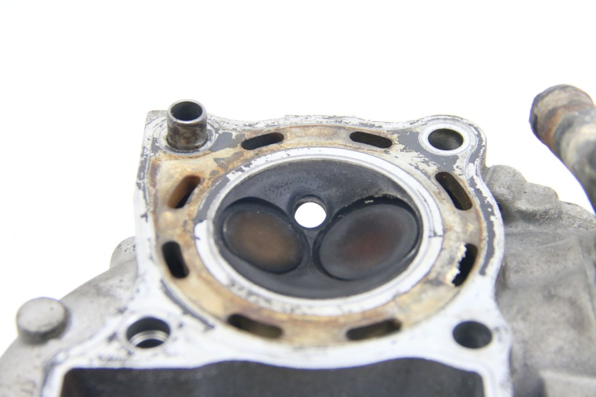 photo de CYLINDER HEAD SUZUKI SIXTEEN 125 (2008 - 2010) - Alternative perspective