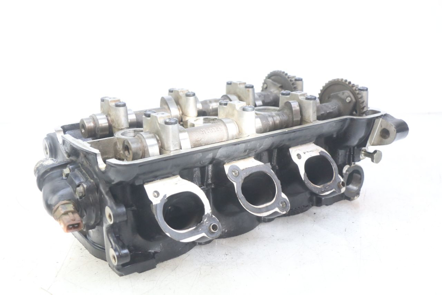 photo de CYLINDER HEAD TRIUMPH SPRINT ST 955 (1999 - 2001) - Distinctive features
