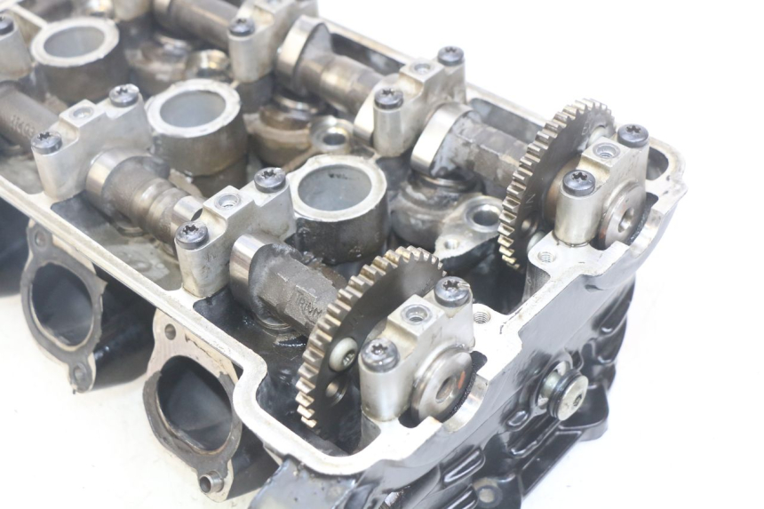photo de CYLINDER HEAD TRIUMPH SPRINT ST 955 (1999 - 2001) - Alternative angle