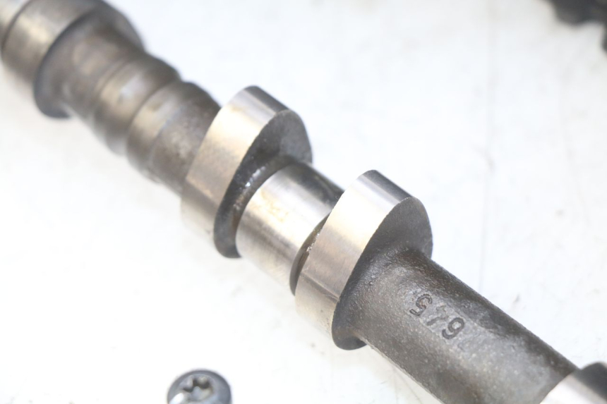 photo de CYLINDER HEAD TRIUMPH SPRINT ST 955 (1999 - 2001) - Fixing points details