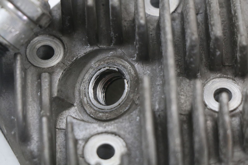 photo de CYLINDER HEAD PEUGEOT STREETZONE 2T 50 (2014 - 2019) - Alternative perspective