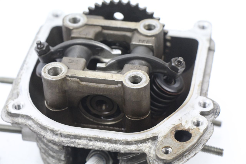 photo de CYLINDER HEAD BAOTIAN TRAVEL SPIRIT 50 (2010 - 2012) - Fixing points details