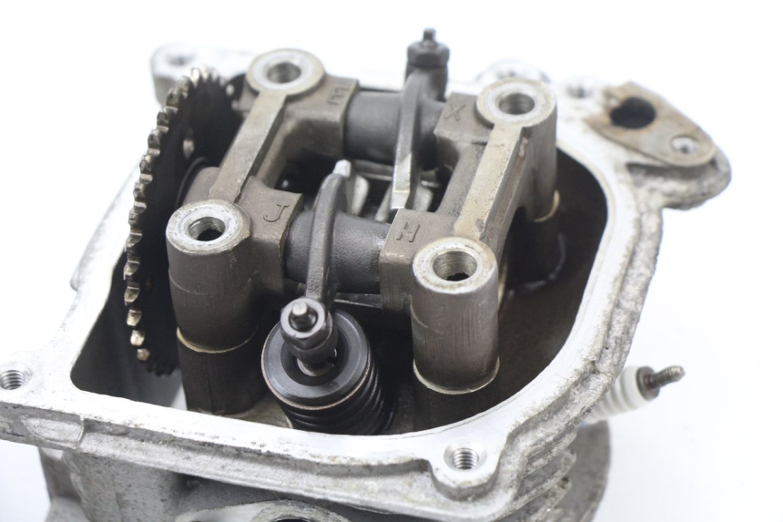 photo de CYLINDER HEAD BAOTIAN TRAVEL SPIRIT 50 (2010 - 2012) - Surface and material condition