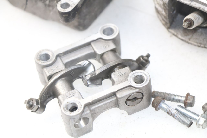 photo de CYLINDER HEAD PEUGEOT V-CLIC VCLIC 50 (2007 - 2013) - Distinctive features