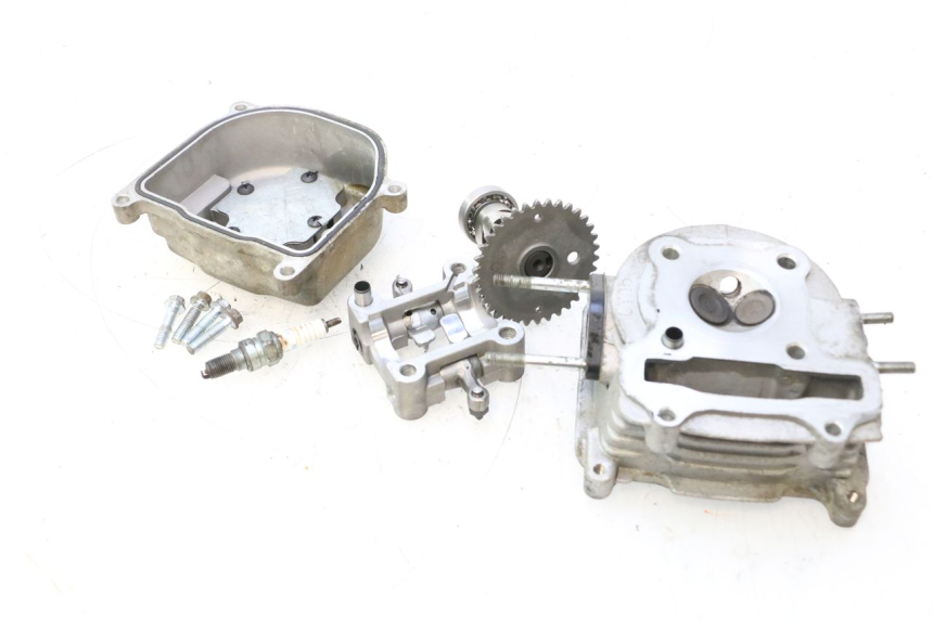 photo de CYLINDER HEAD PEUGEOT V-CLIC VCLIC 50 (2007 - 2013) - Detailed visual inspection