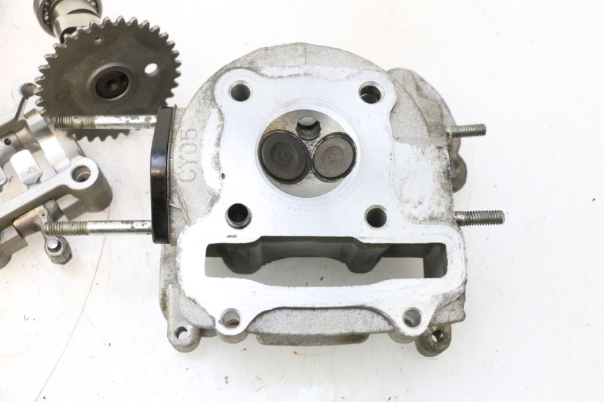 photo de CYLINDER HEAD PEUGEOT V-CLIC VCLIC 50 (2007 - 2013) - Used quality zoom