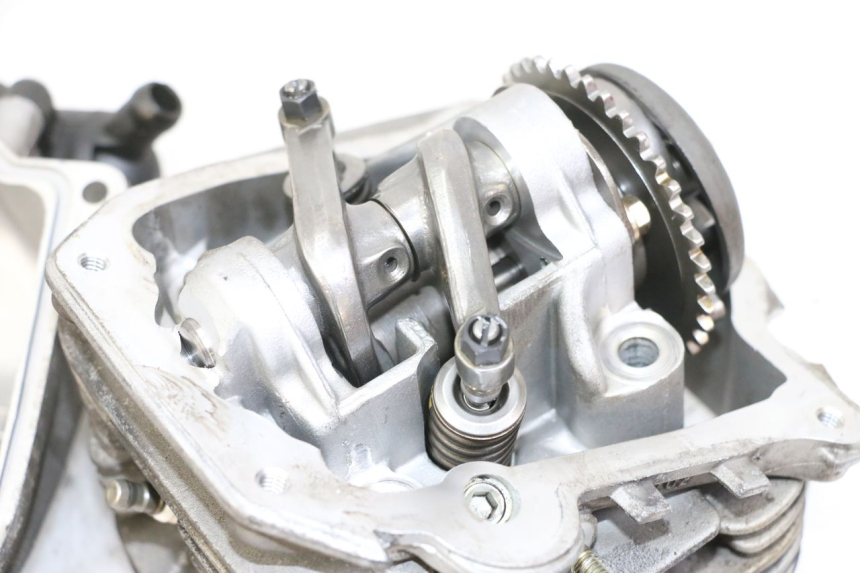 photo de CYLINDER HEAD PIAGGIO VESPA LX 150 (2005 - 2013) - Used quality zoom