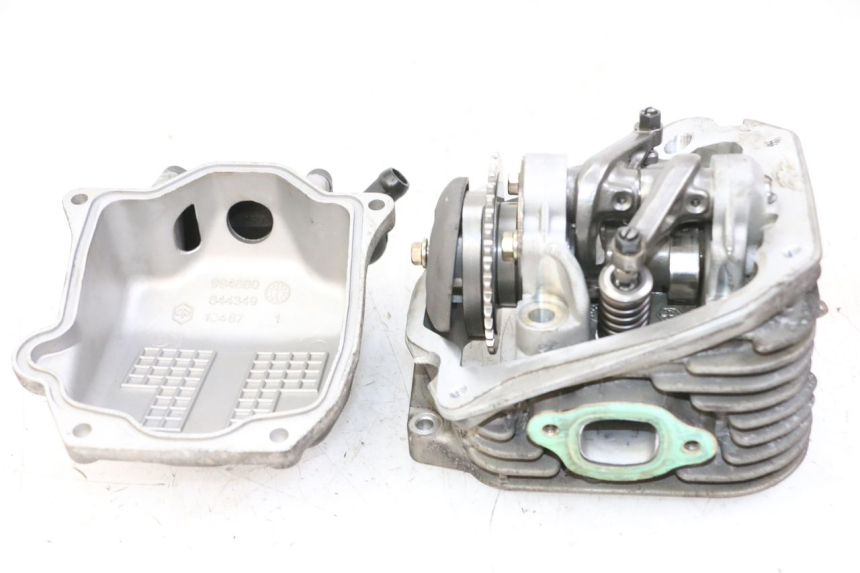 photo de CYLINDER HEAD PIAGGIO VESPA LX 150 (2005 - 2013) - Spare part profile view