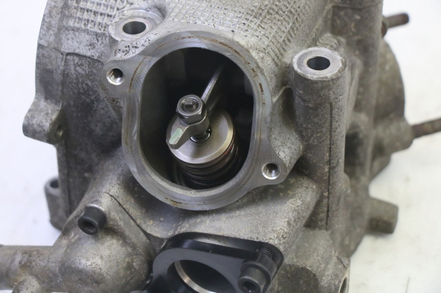 photo de CYLINDER HEAD YAMAHA X-MAX XMAX 250 (2006 - 2009) - Additional view of the item