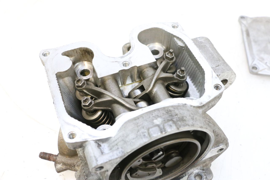 photo de CYLINDER HEAD YAMAHA X-MAX XMAX 125 (2010 - 2013) - Fixing points details