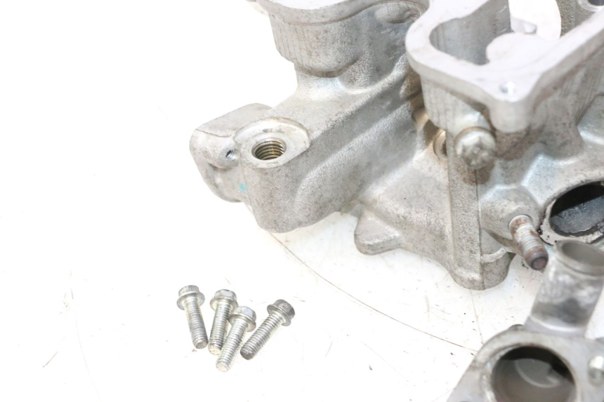 photo de CYLINDER HEAD YAMAHA X-MAX XMAX 125 (2010 - 2013) - Detailed visual inspection