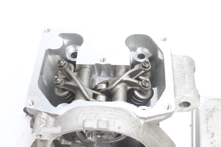photo de CYLINDER HEAD YAMAHA X-MAX XMAX 125 (2010 - 2013) - High-resolution close-up