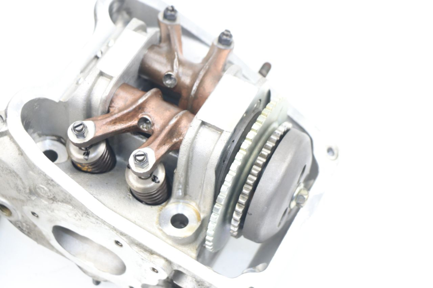 photo de CYLINDER HEAD PIAGGIO X8 400 (2006 - 2007) - High-resolution close-up