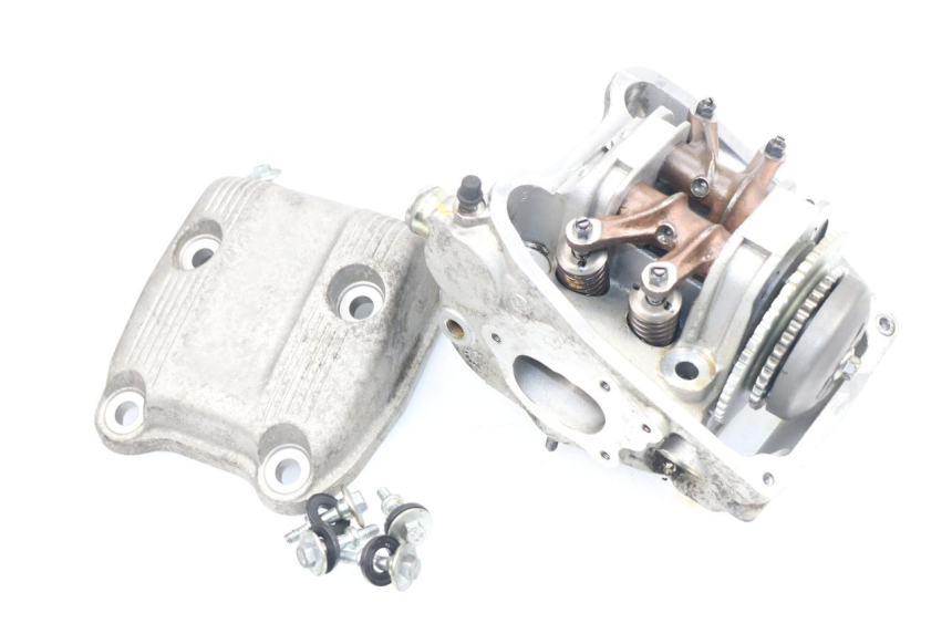 photo de CYLINDER HEAD PIAGGIO X8 400 (2006 - 2007) - Detailed visual inspection