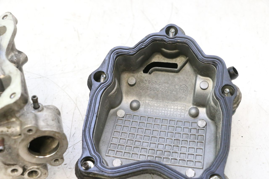 photo de CYLINDER HEAD PIAGGIO X9 EVOLUTION 125 (2003 - 2007) - Fixing points details