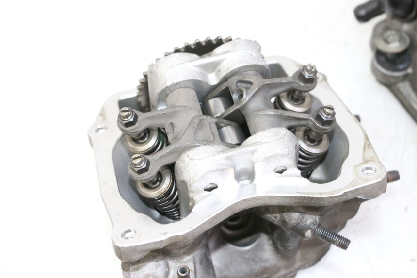 photo de CYLINDER HEAD PIAGGIO XEVO - X EVO 125 (2007 - 2017) - Fixing points details