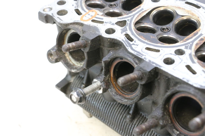 photo de CYLINDER HEAD YAMAHA XJ6 ABS 600 (2008 - 2016) - Technical close-up