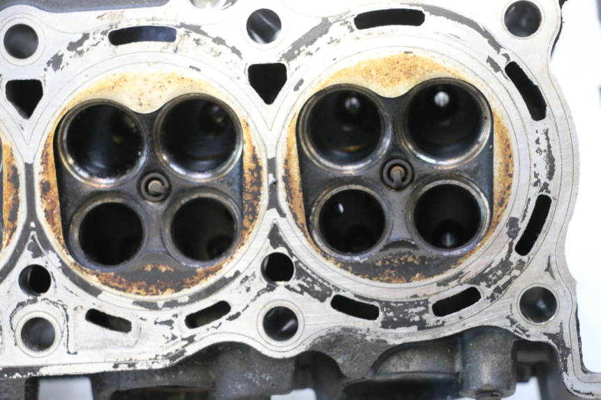 photo de CYLINDER HEAD YAMAHA XJ6 ABS 600 (2008 - 2016) - Surface and material condition